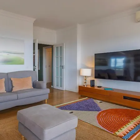 Royal 3bdr With Balcony & River View By Lovelystay Apartmán