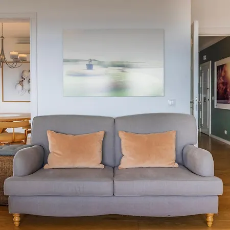 Royal 3bdr With Balcony & River View By Lovelystay Apartmán