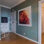 Royal 3bdr With Balcony & River View By Lovelystay Διαμέρισμα *
