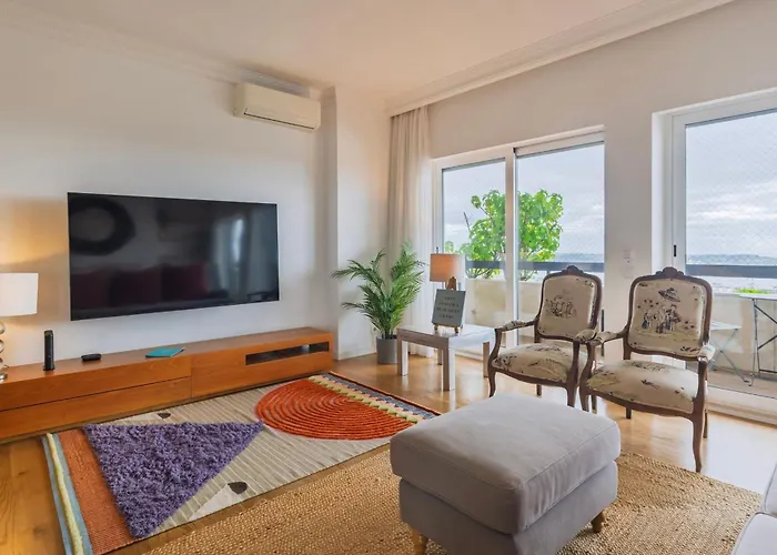 Royal 3bdr With Balcony & River View By Lovelystay Apartamento