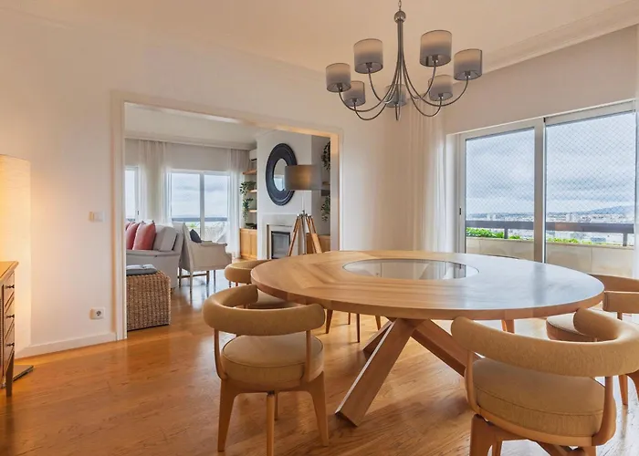 Royal 3bdr With Balcony & River View By Lovelystay Apartamento