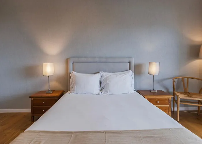 Royal 3bdr With Balcony & River View By Lovelystay Apartment *