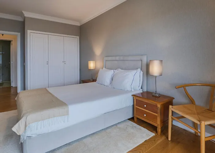 Daire Royal 3bdr With Balcony & River View By Lovelystay