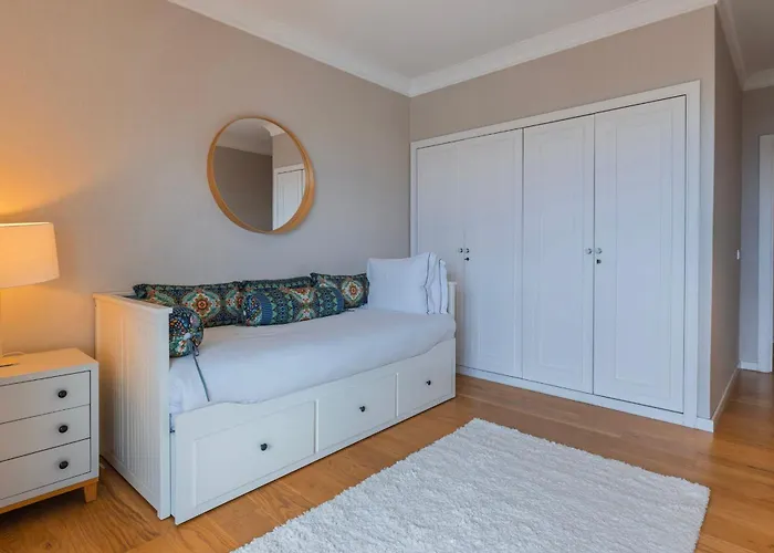 Royal 3bdr With Balcony & River View By Lovelystay Lissabon