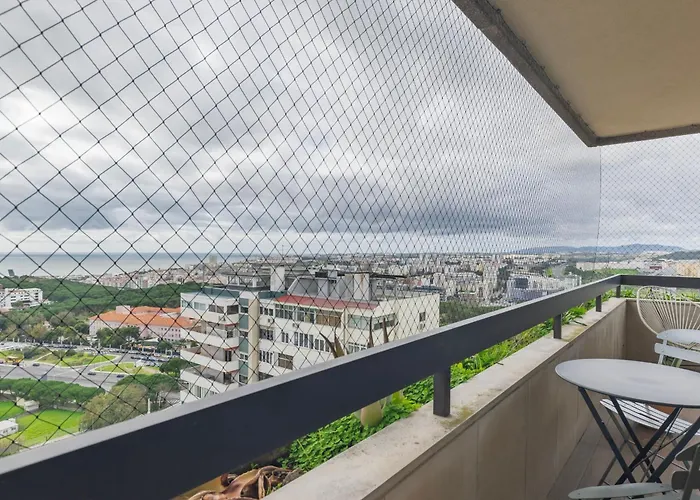 Royal 3bdr With Balcony & River View By Lovelystay Apartment *