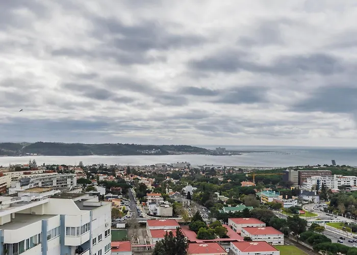 Royal 3bdr With Balcony & River View By Lovelystay * Lisboa