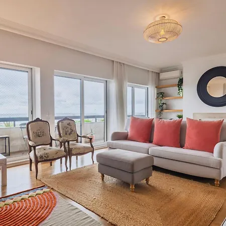 Apartman Royal 3bdr With Balcony & River View By Lovelystay *