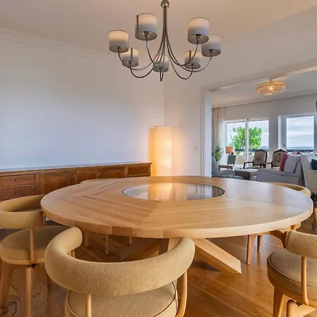 Apartman Royal 3bdr With Balcony & River View By Lovelystay *