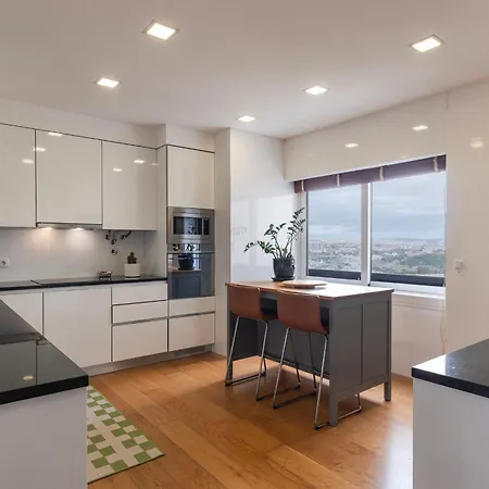 Royal 3bdr With Balcony & River View By Lovelystay Apartman Lisboa