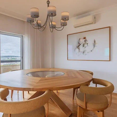 דירה Royal 3bdr With Balcony & River View By Lovelystay ליסבון