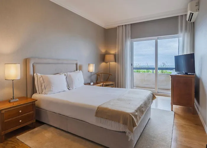 Royal 3bdr With Balcony & River View By Lovelystay * 리스본