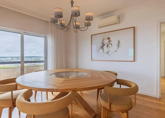 아파트 Royal 3bdr With Balcony & River View By Lovelystay 리스본