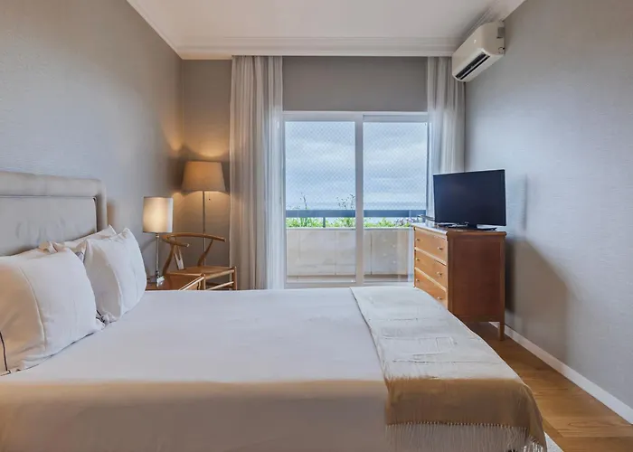 Royal 3bdr With Balcony & River View By Lovelystay 아파트 *