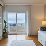 Royal 3bdr With Balcony & River View By Lovelystay Apartament Lizbona