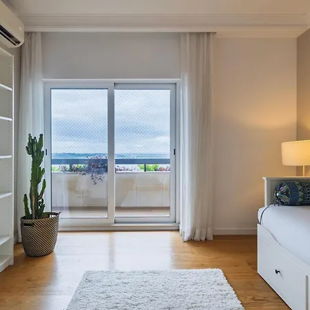 Royal 3bdr With Balcony & River View By Lovelystay Apartamento Lisboa