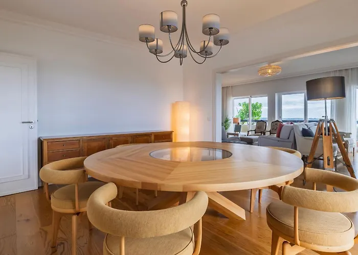 Apartament Royal 3bdr With Balcony & River View By Lovelystay *