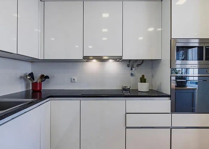 Διαμέρισμα Royal 3bdr With Balcony & River View By Lovelystay