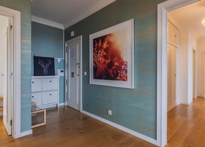 Royal 3bdr With Balcony & River View By Lovelystay Apartament *