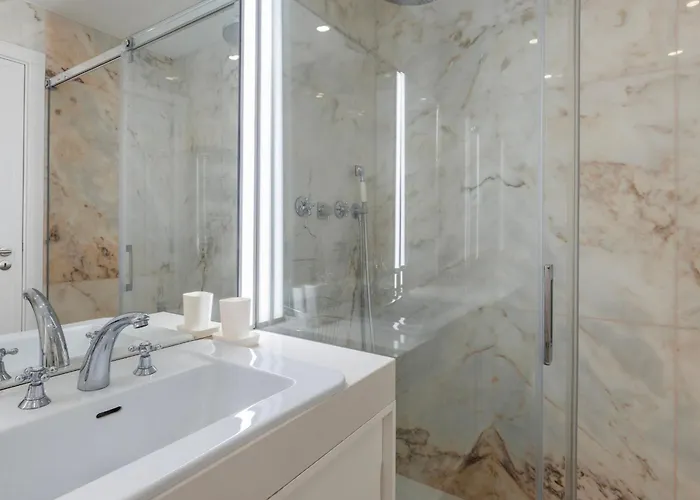 Διαμέρισμα Royal 3bdr With Balcony & River View By Lovelystay