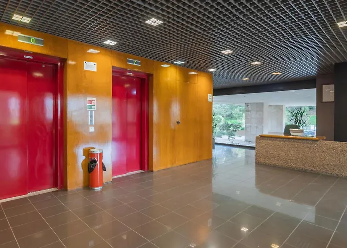 Royal 3bdr With Balcony & River View By Lovelystay * Lizbona